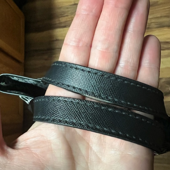 Michael Kors Kiki Tote - Picture 11 of 12